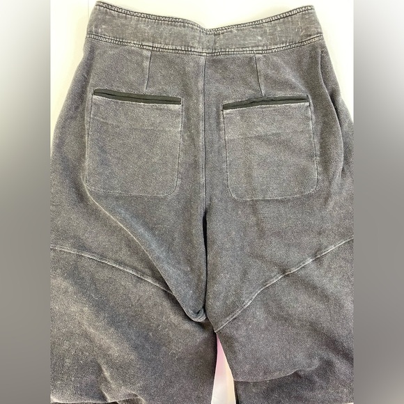 Free People Timko Pants  Black  Medium  EUC - Picture 16 of 16